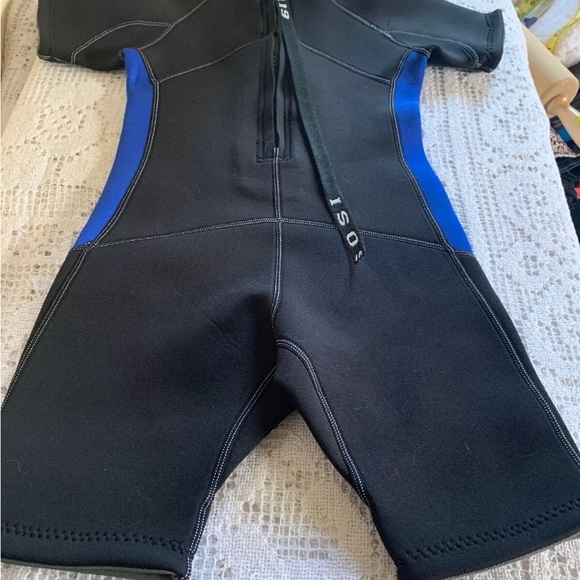 EUC Isosi Junior Youth Black & Blue Neoprene Surf Dive Wetsuit Short Sleeve Sz 6 - Picture 5 of 8